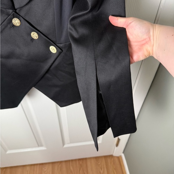 Alice + Olivia The Sculpt Blazer in Black 12 - Picture 5 of 10